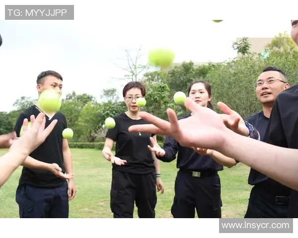 重庆足球队在钻石联赛中的团队协作表现分析与评价 重庆足球队在钻石联赛中的团队协作表现分析与评价